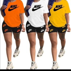 Fashion clothing for my ladies .